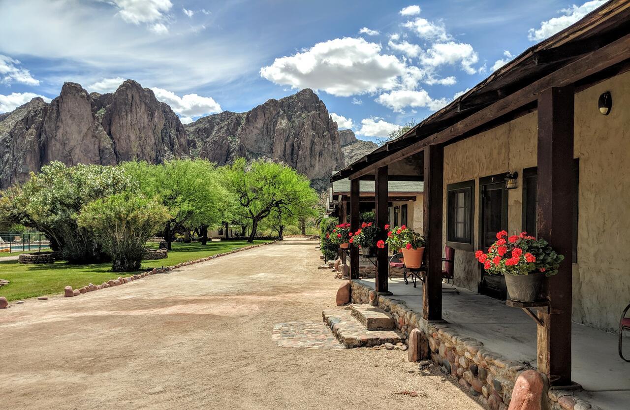 Saguaro Lake Ranch - B&B