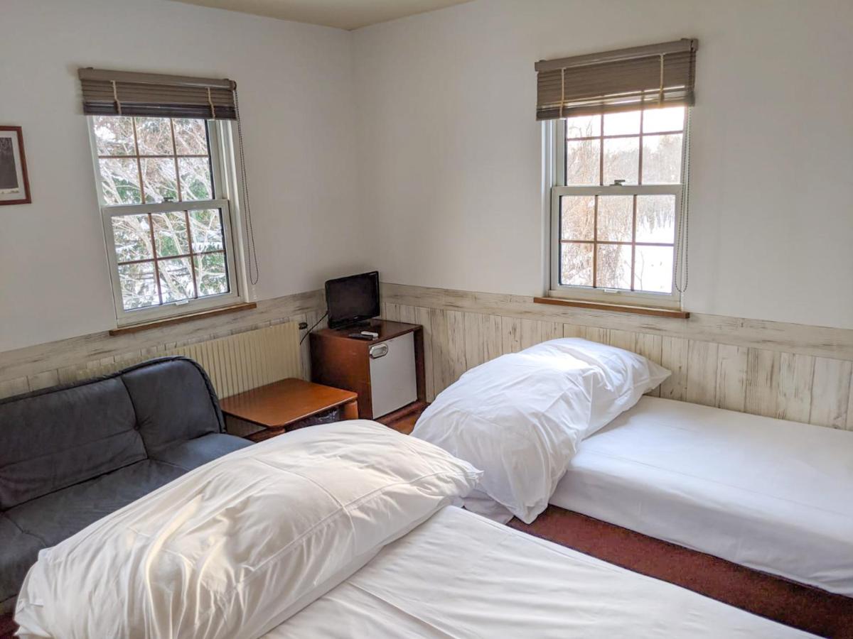 Doppel-/Zweibettzimmer mit Bad