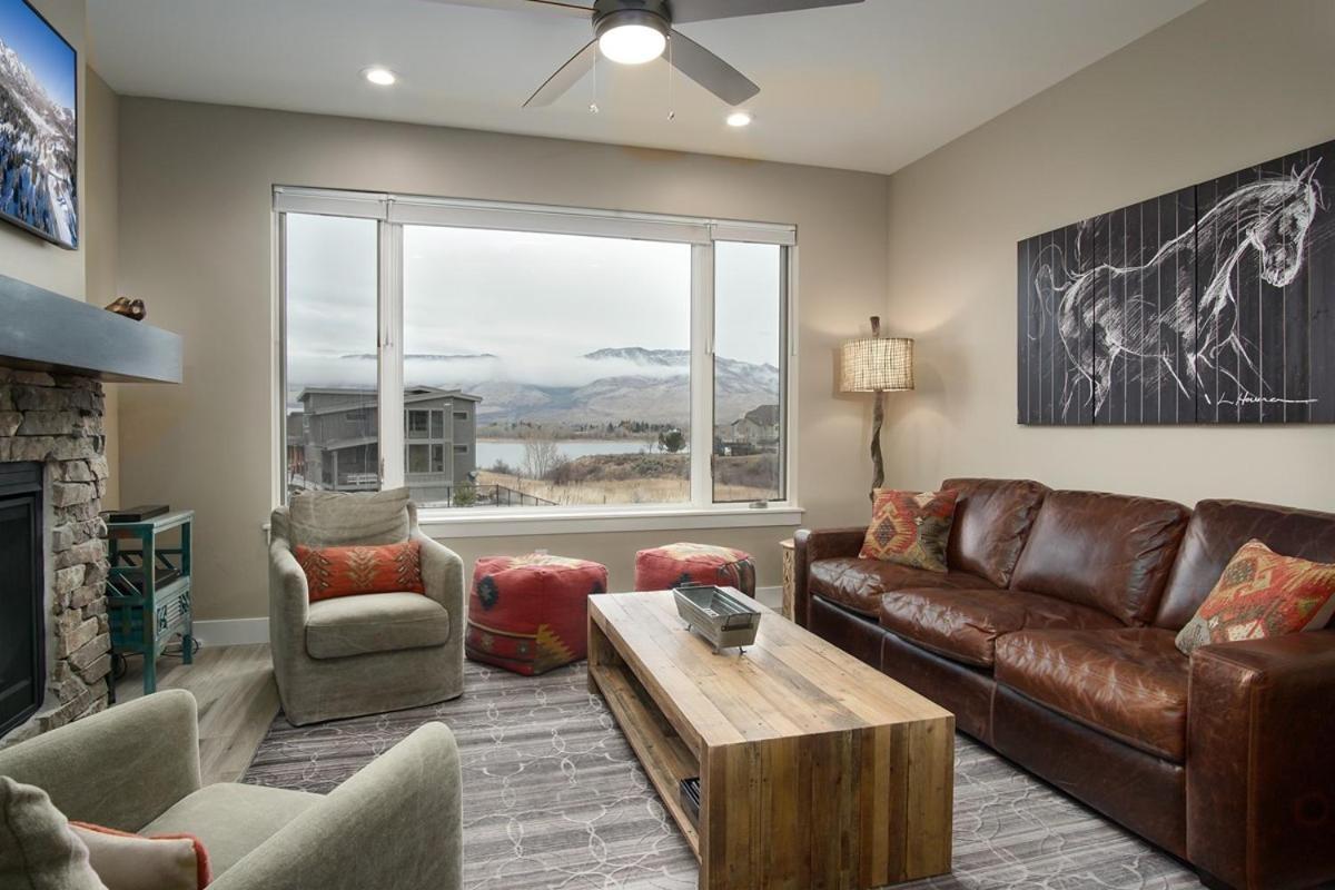 B&B Huntsville - Huntsville, Utah Townhome near Snowbasin Ski Resort EW 28 - Bed and Breakfast Huntsville