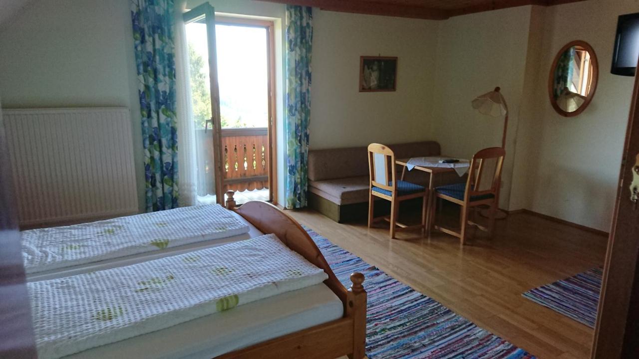 Doppelzimmer mit Balkon