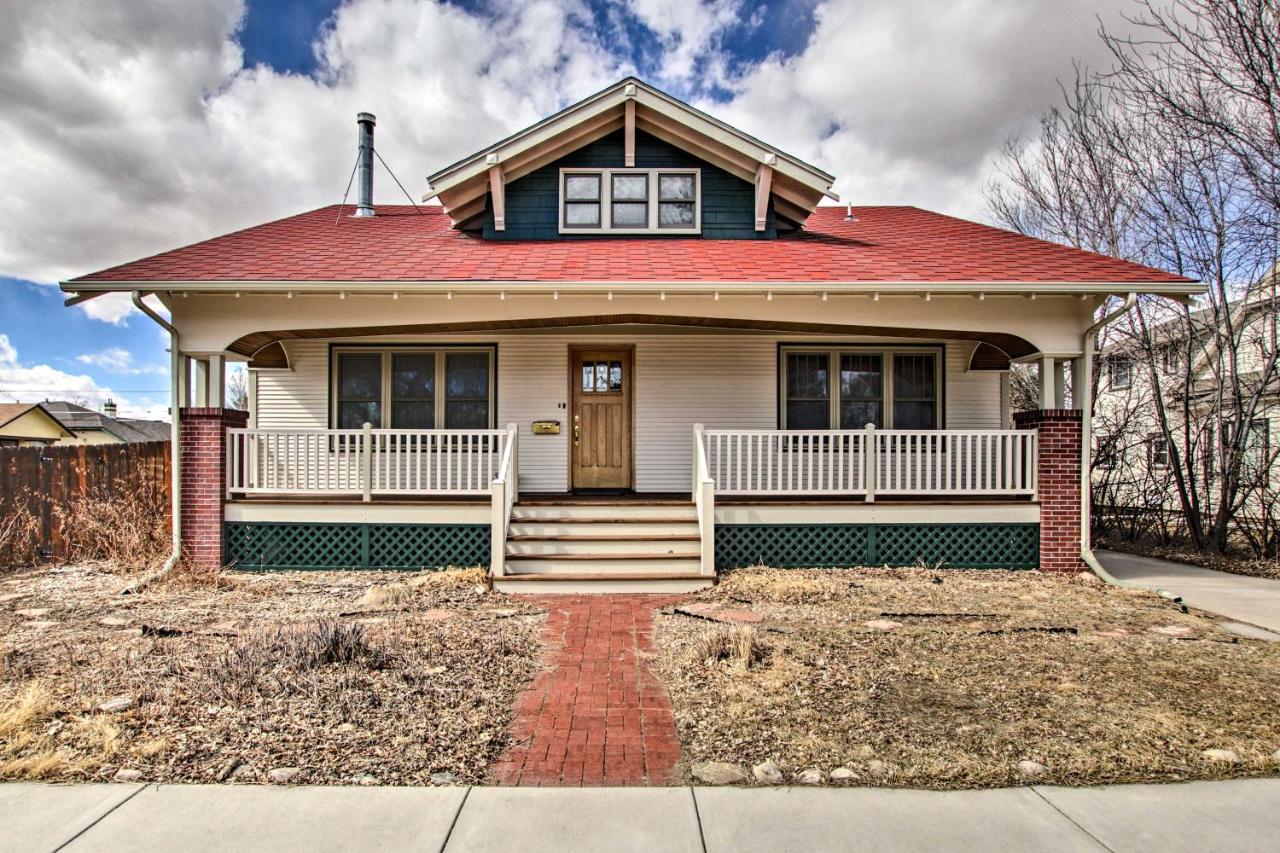 B&B Laramie - Laramie Home with Backyard Less Than 1 Mi to Univ of Wyoming - Bed and Breakfast Laramie