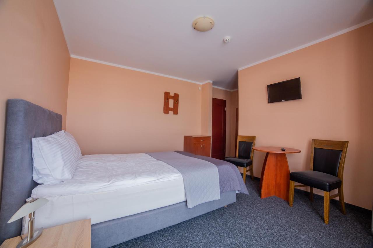Doppelzimmer mit Balkon