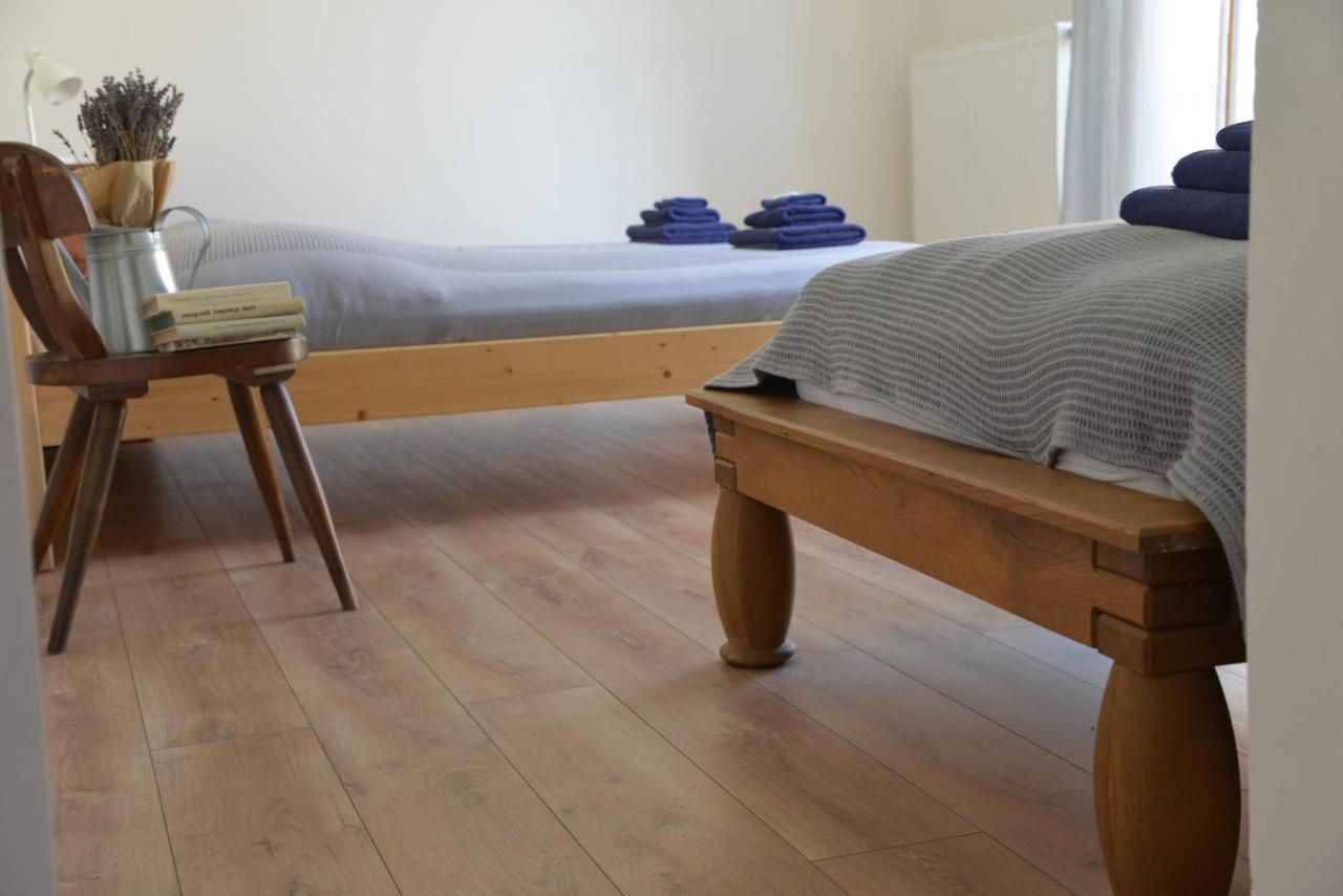 Camera Tripla Standard