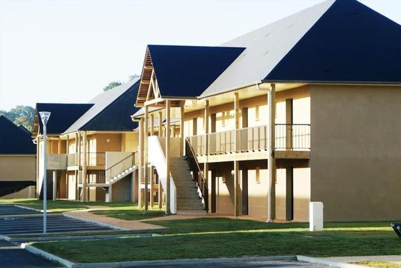Le Fleur"H"on 11 d'Honfleur, T2 en Résidence avec Piscine, WIFI et Parking gratuits - B&B