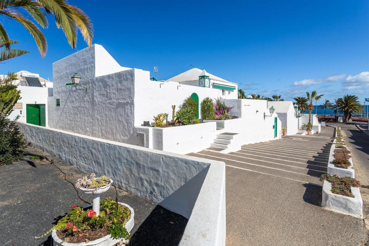 The Beach House - Central location - Private Plunge Pool - Roof Terrace - 100m to Beach - B&B