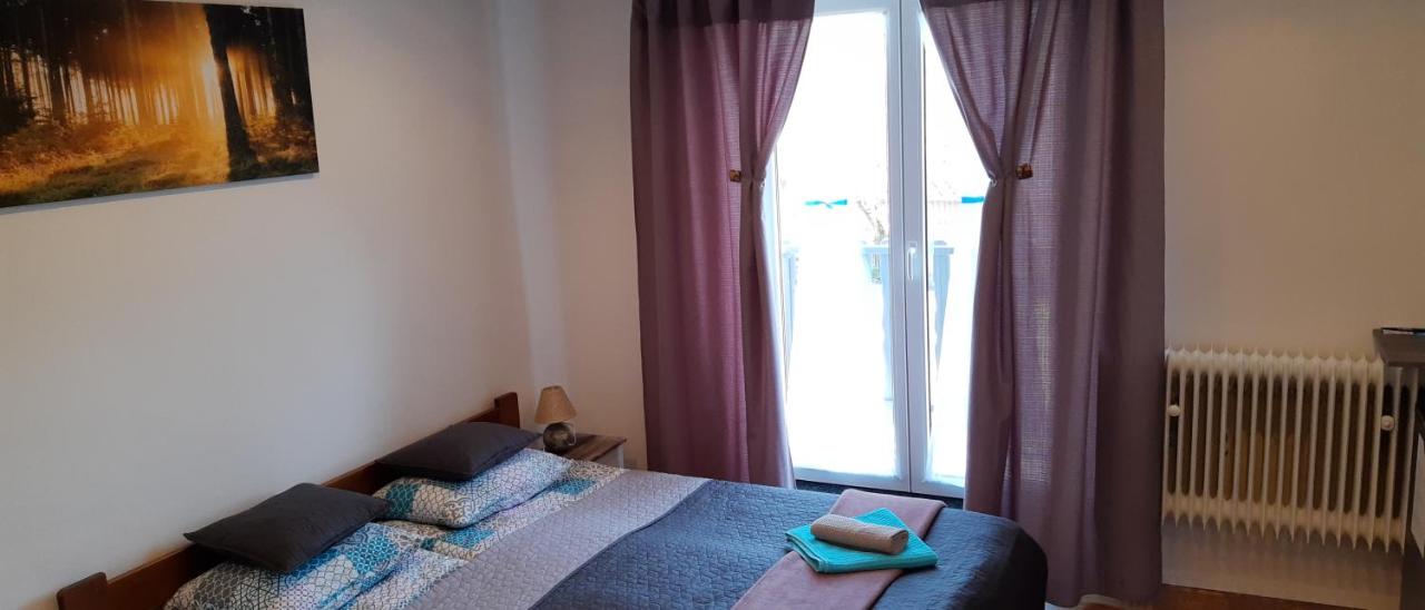 Chambre Triple avec Salle de Bains Privative