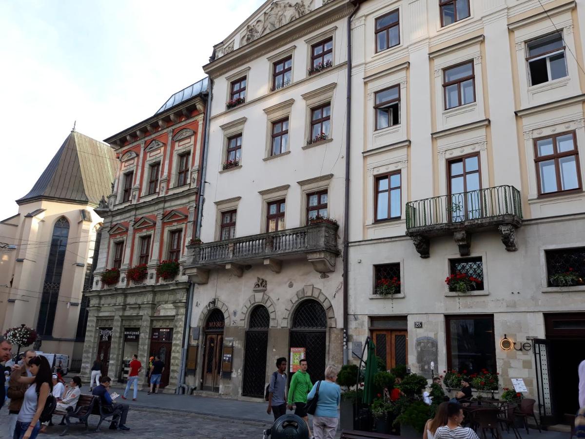 RynOK 25 Modern Lviv Center - B&B