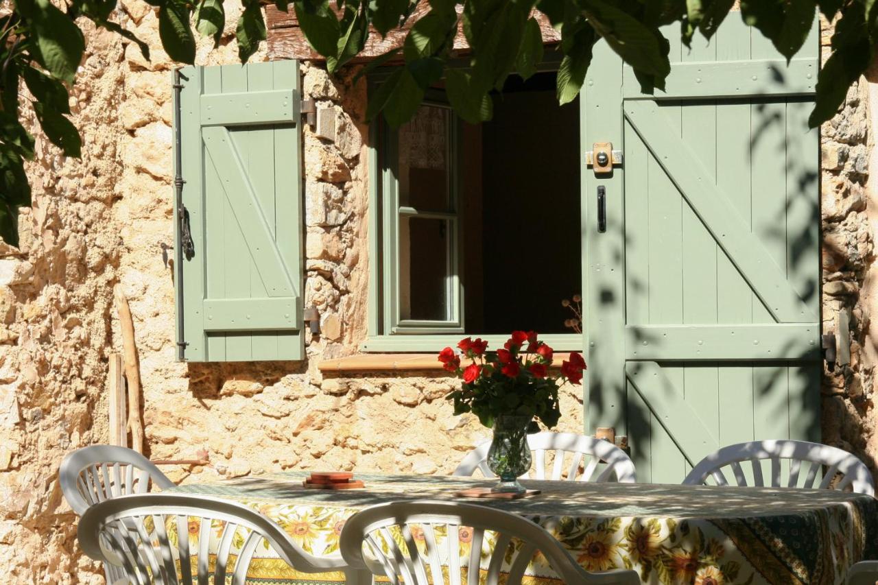 Le Jas charming Mas in Provence with shared pool nature calm space - B&B