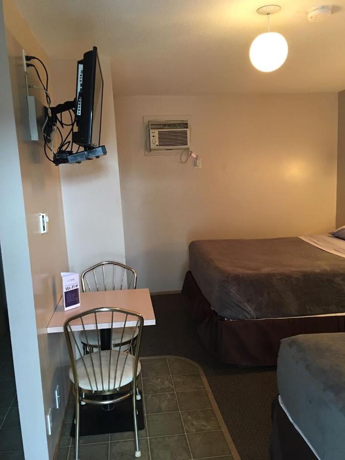 Deluxe Queen Room with Two Queen Beds