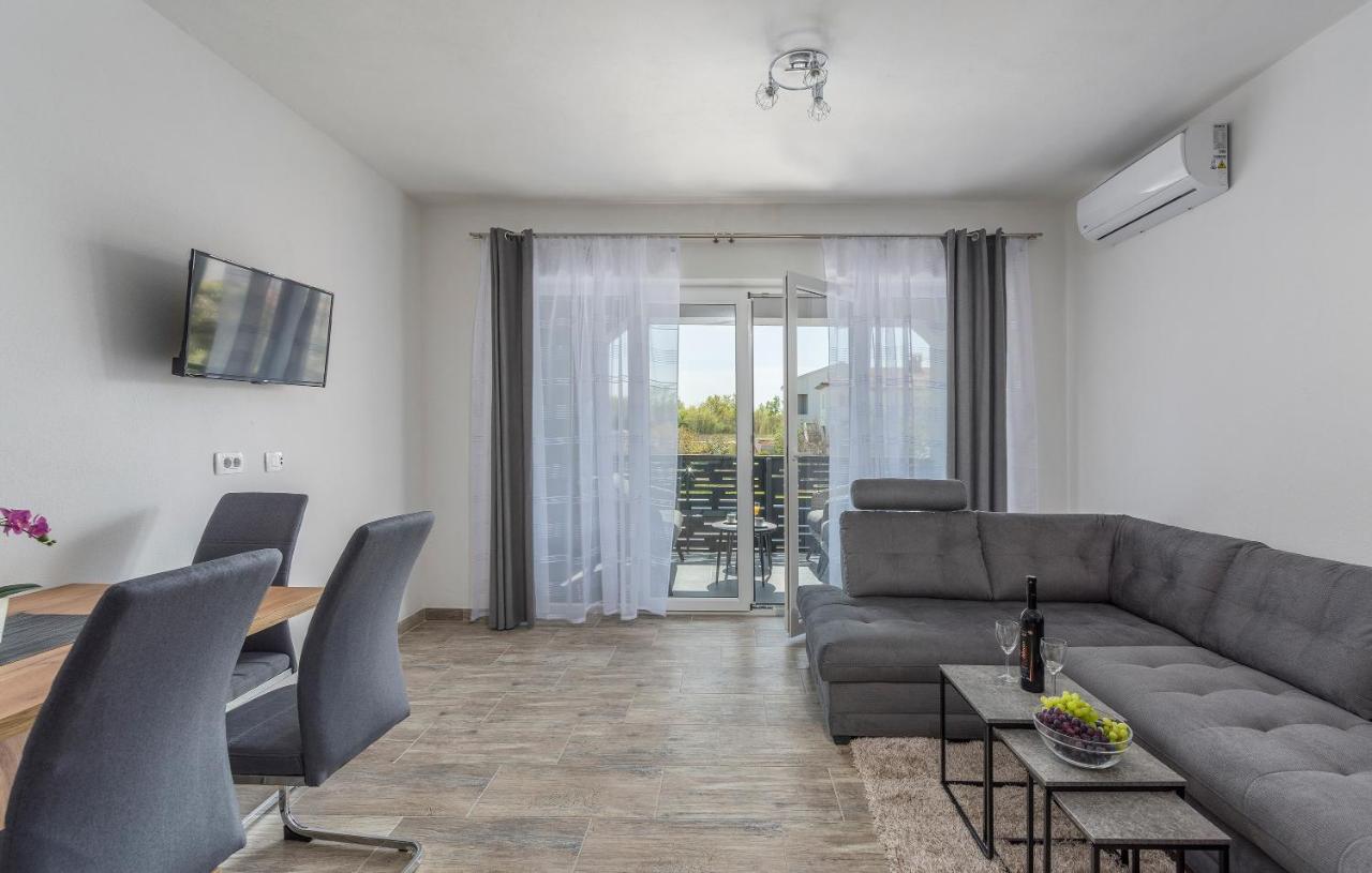 Appartement - Vue sur Piscine 