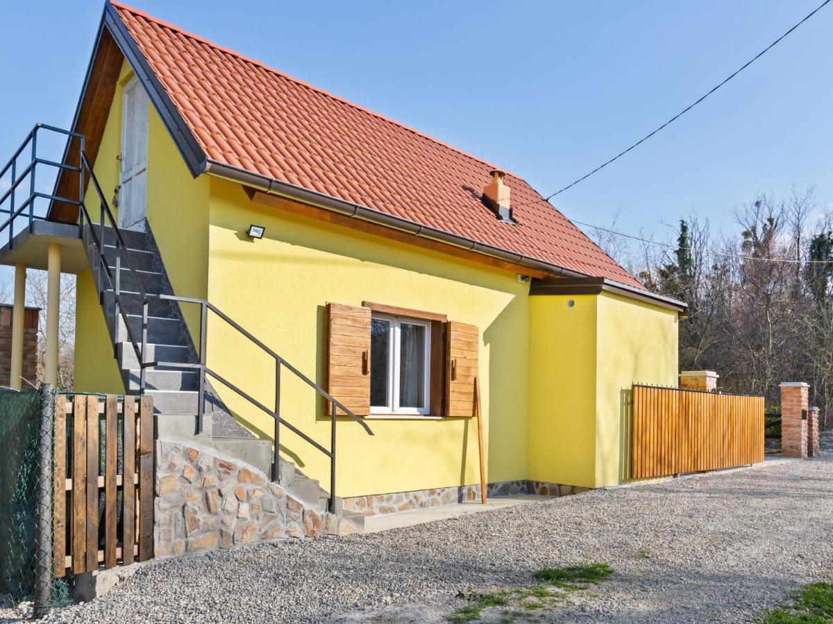 B&B Donja Stubica - Rustic Holiday Home in Donja Stubica with Terrace - Bed and Breakfast Donja Stubica