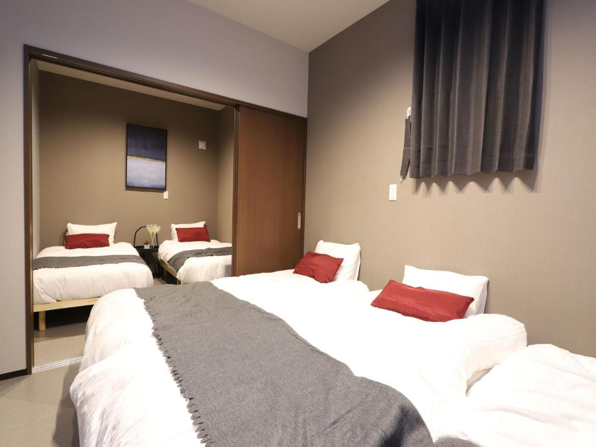 Family Room with Shower Room2