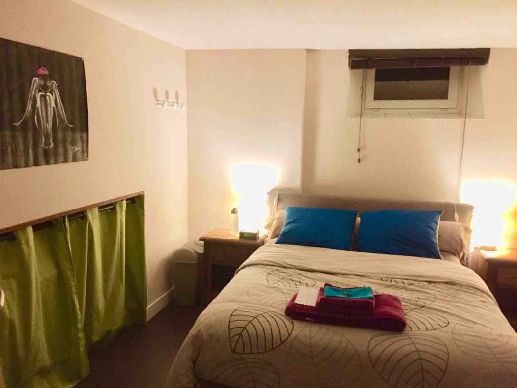 Loft in Rennes - Private room - Bed and Breakfast