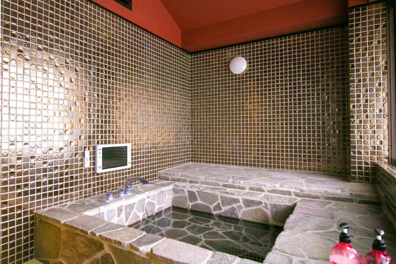 Suite with Tatami Area with Private Hot Spring Bath (Gold Room)