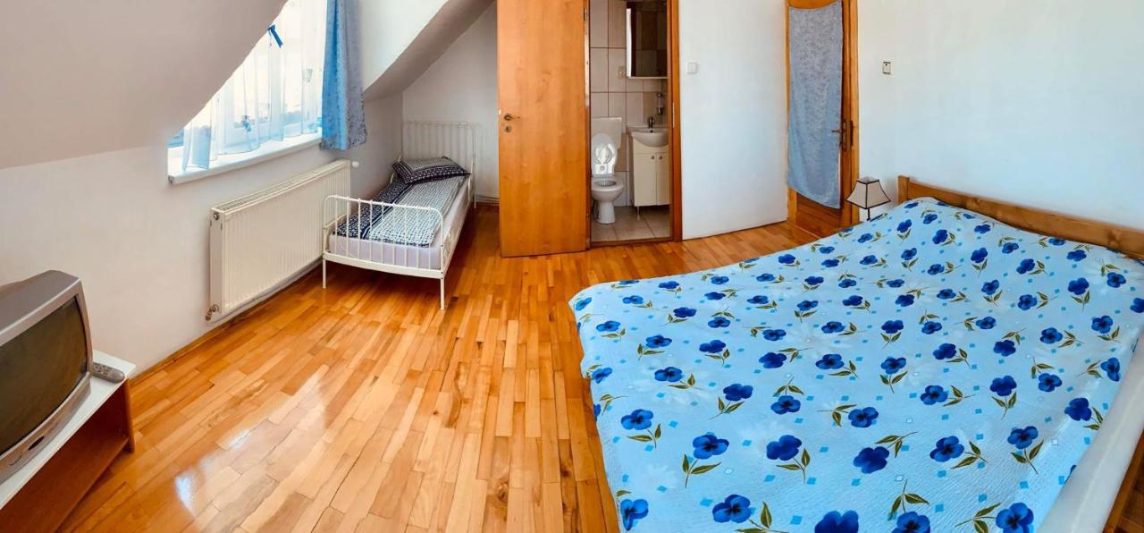 Triple Room with Private Bathroom