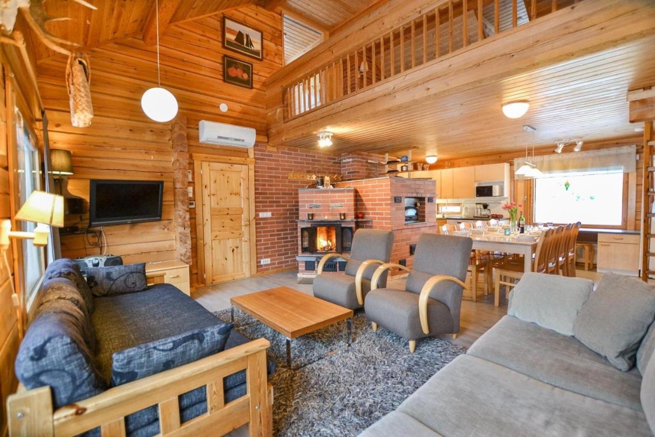 Loma-Laattaja - Ferienwohnung Hyrynsalmi