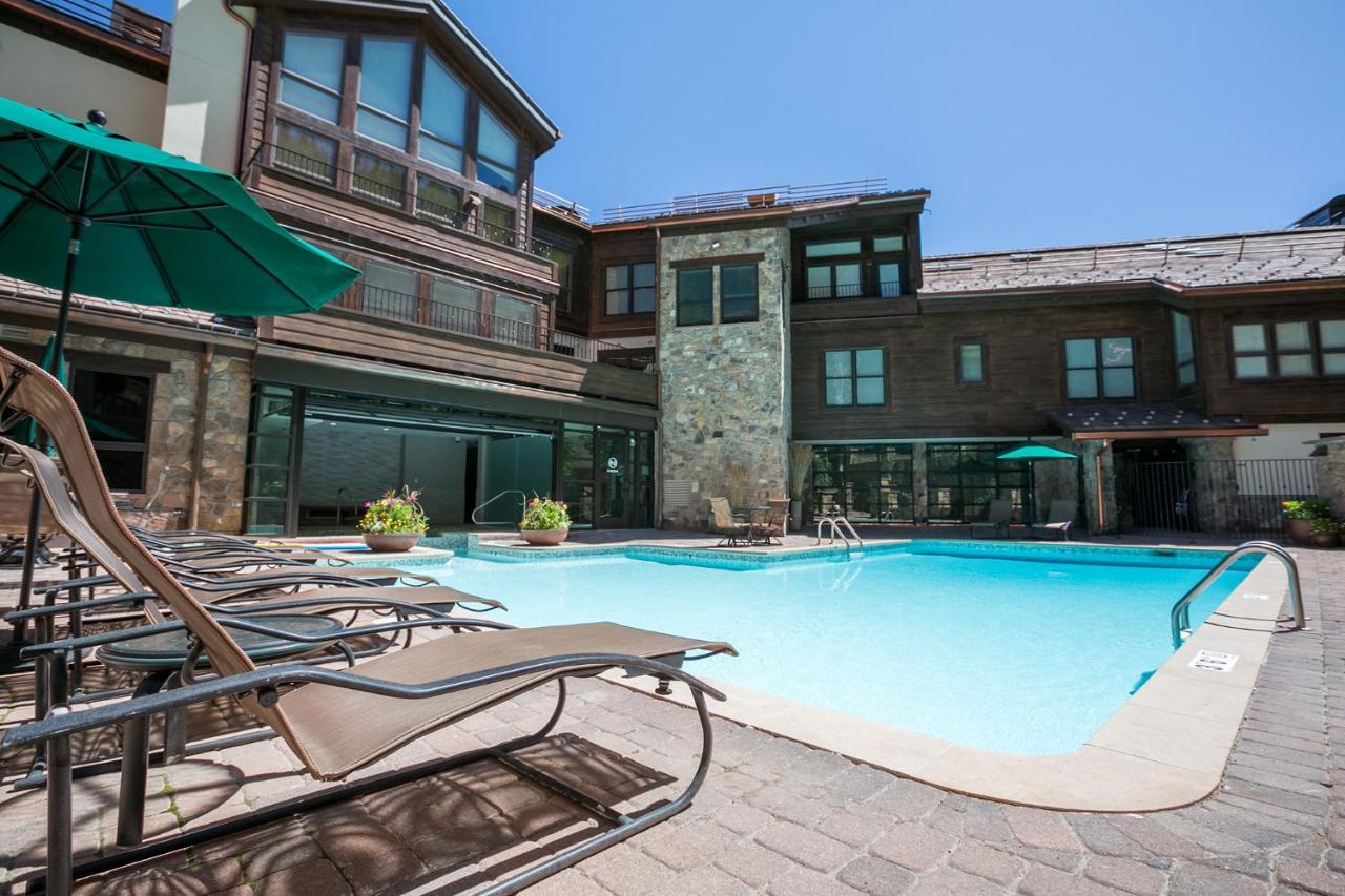 Northwood's Ski-In Ski-Out by Vail Realty - B&B