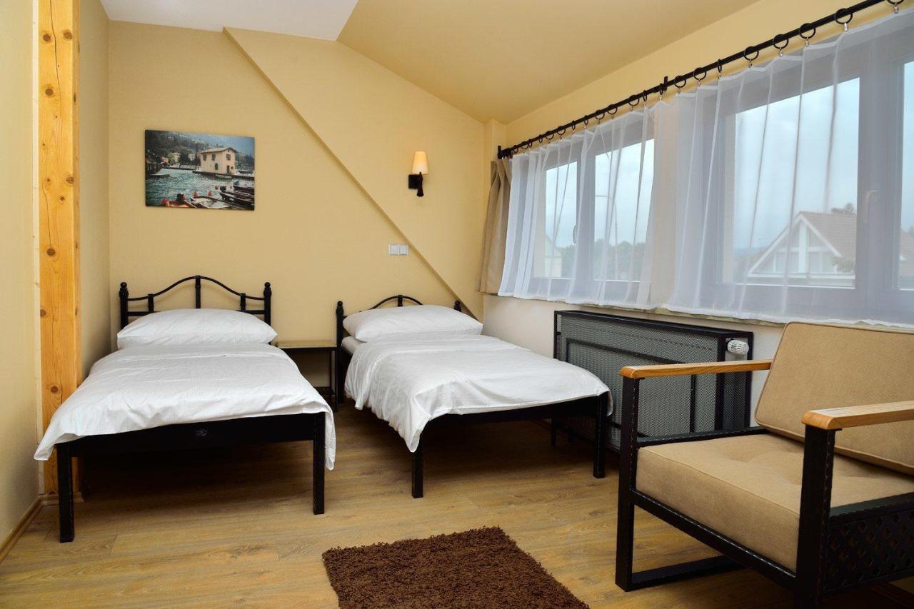 Chambre Lits Jumeaux avec Salle de Bains Privative