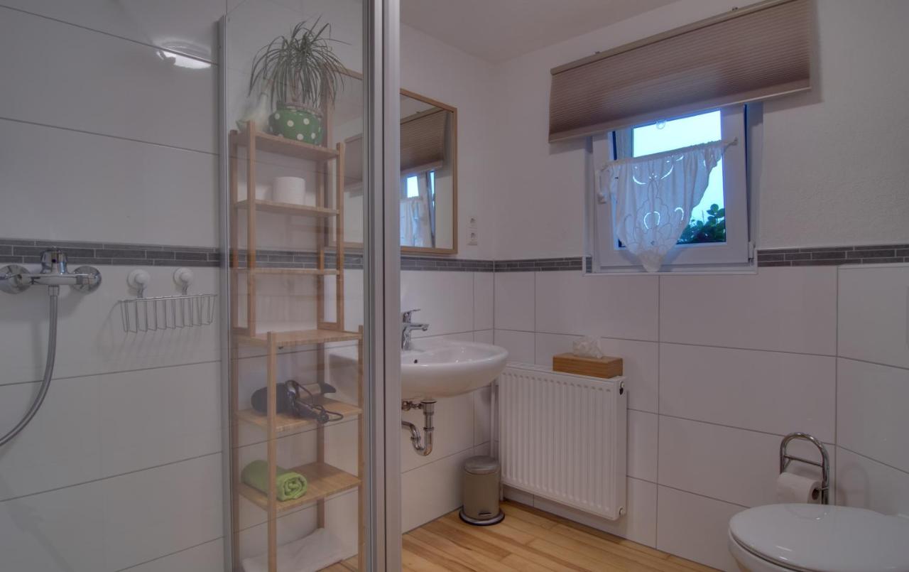Basic Dreibettzimmer mit Gemeinschaftsbad