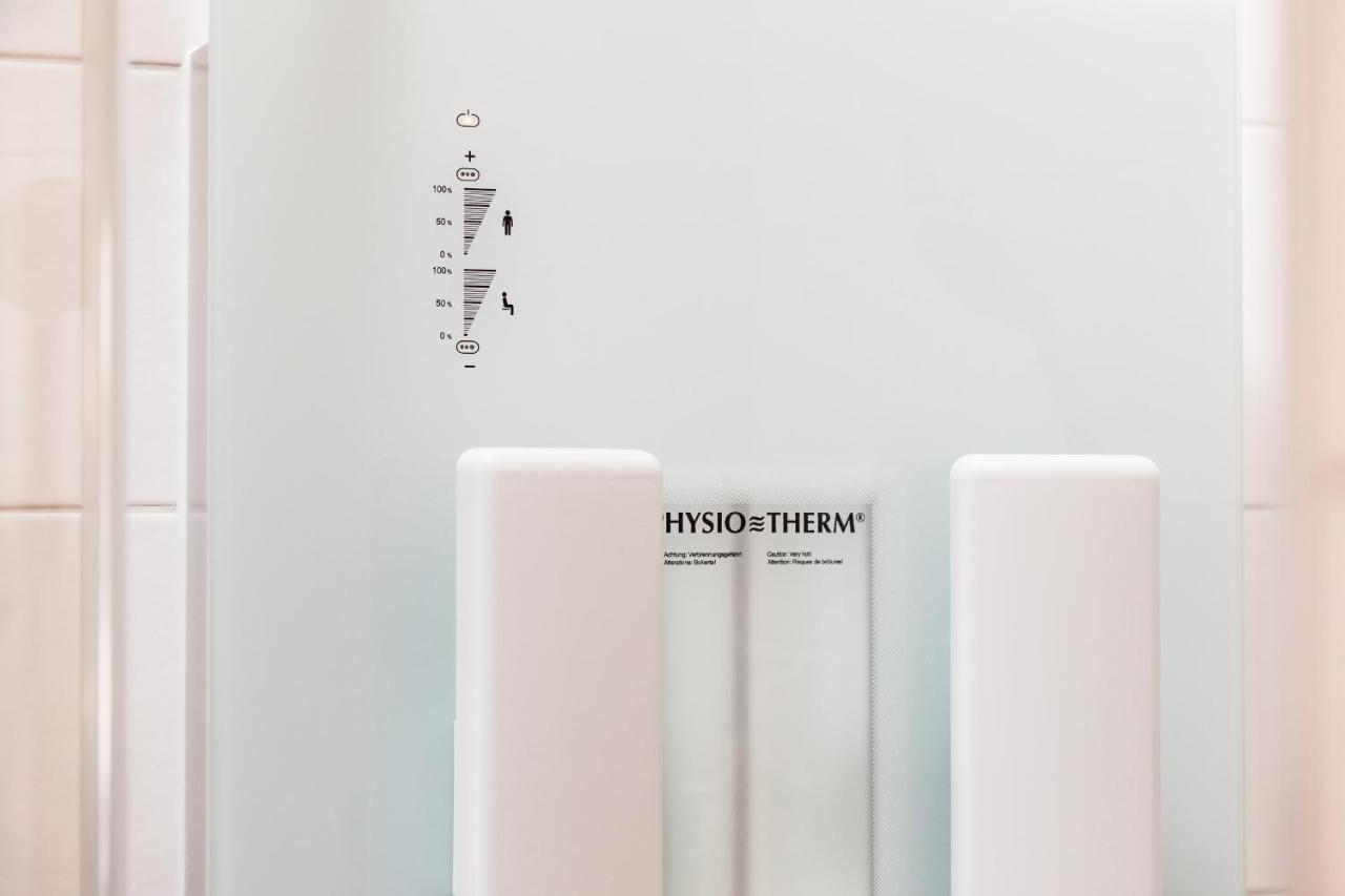 Apartment with Lake View