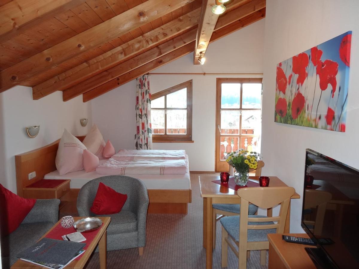 Studio mit Balkon