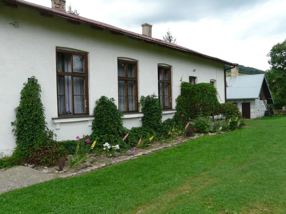 B&B Krempna - Stara Szkoła - Bed and Breakfast Krempna