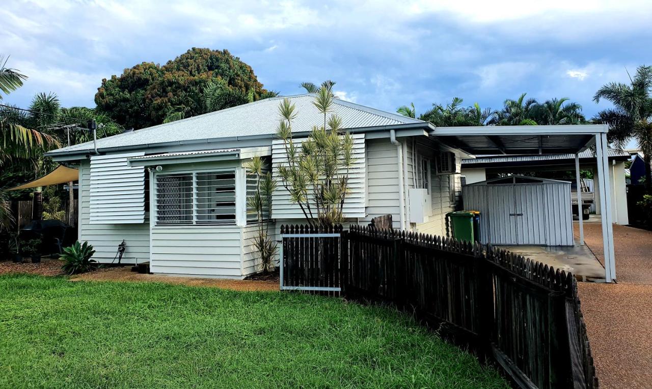 B&B Townsville - 2 bedroom cottage - Bed and Breakfast Townsville