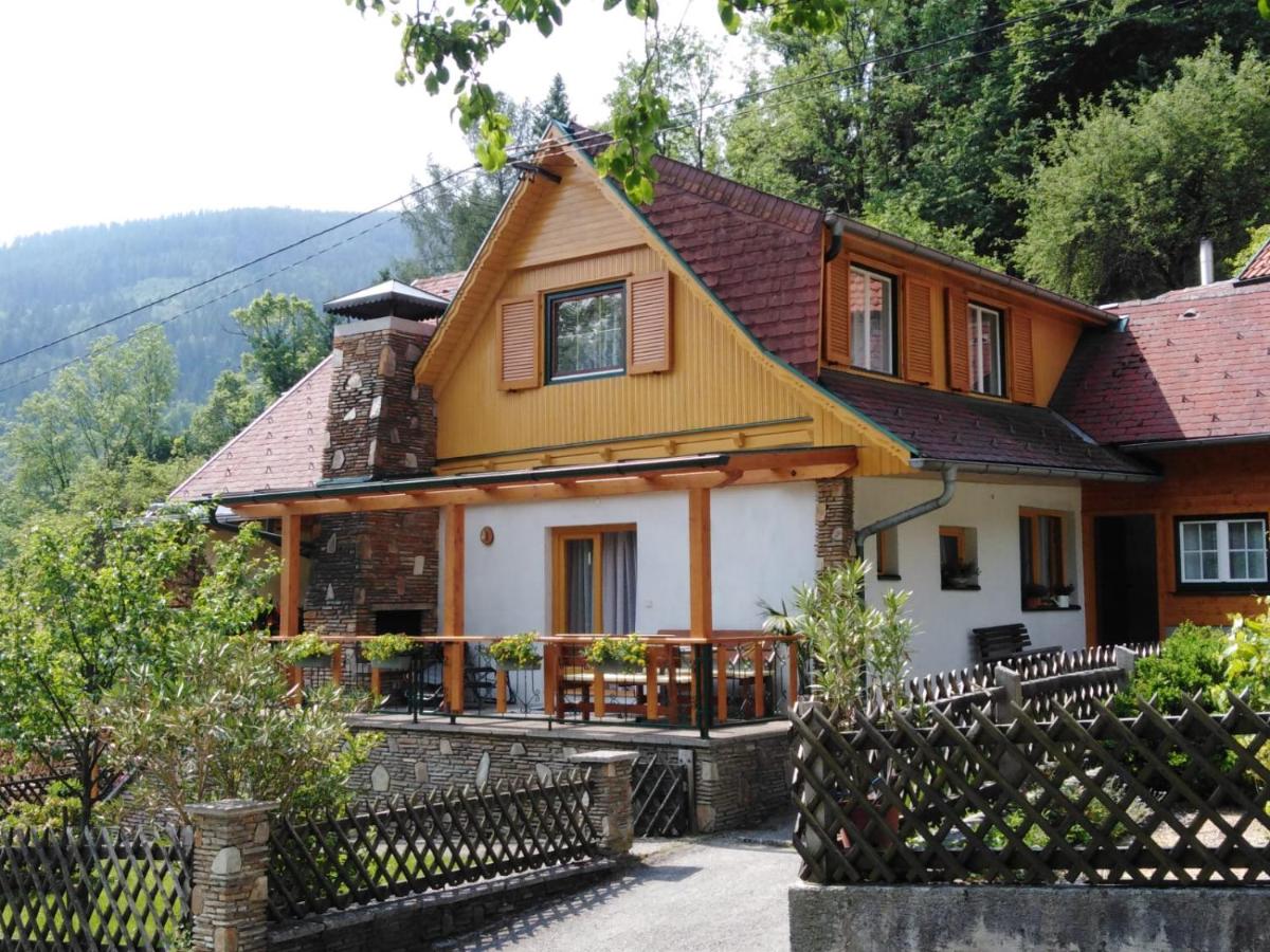 B&B Trattenbach - Ferienhaus Bauer Wohnung 2 - Bed and Breakfast Trattenbach