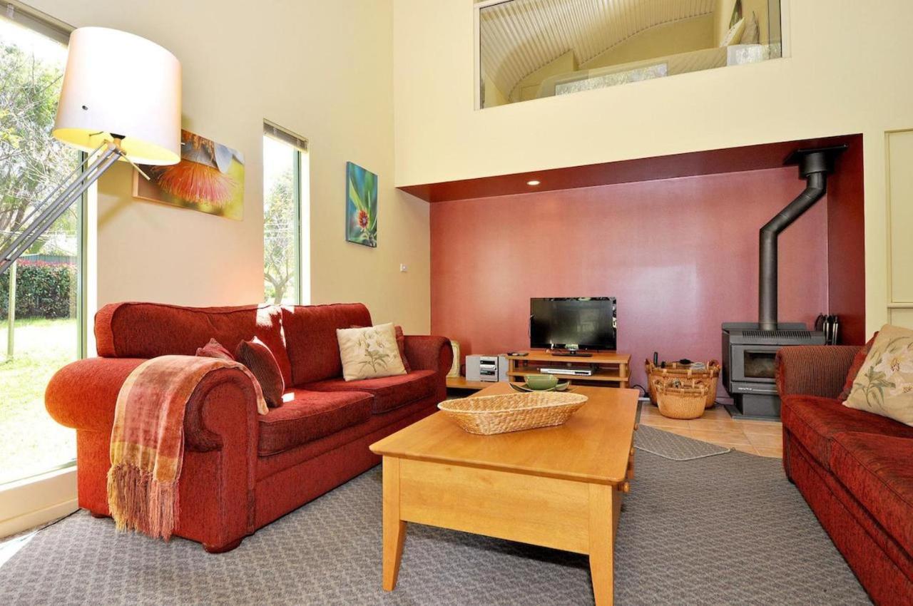 Three-Bedroom House - Lofthouse 1