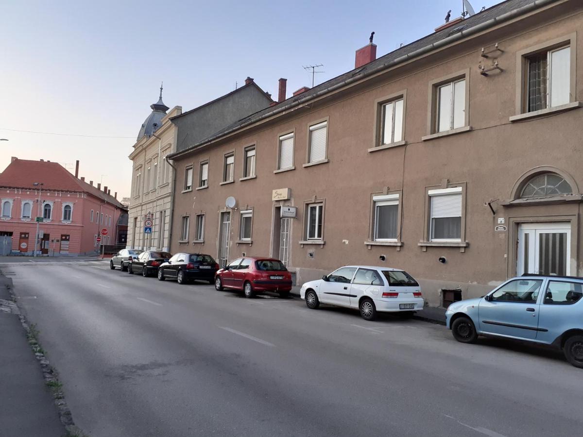 Mónika Apartman (Tapolca) - B&B Tapolca