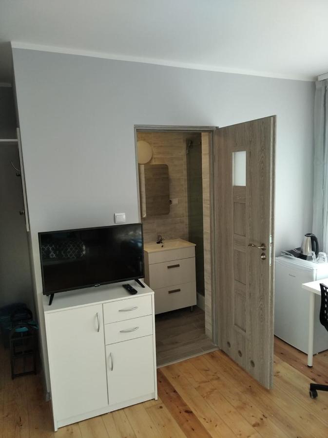 Tweepersoonskamer met 2 Aparte Bedden en Eigen Badkamer