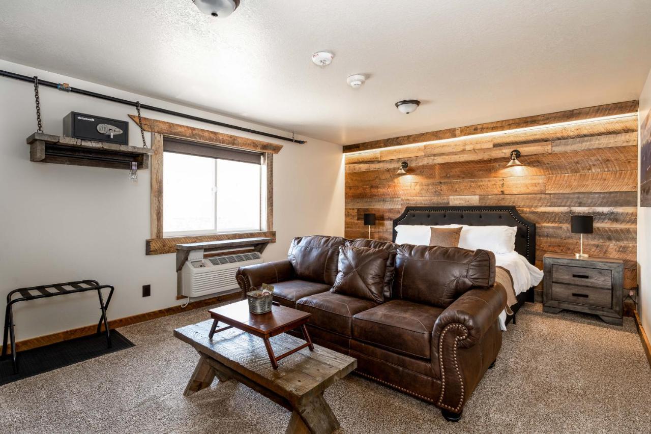 King Studio with Sofa Bed