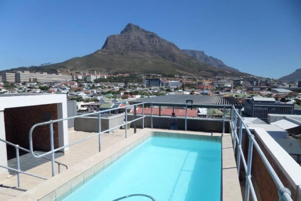 The Paragon SOLO MODERN DELUXE CENTRAL TO CAPE TOWN - B&B