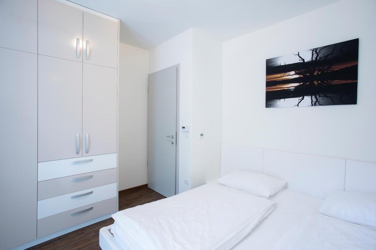 One-Bedroom Apartment with Terrace and Balcony