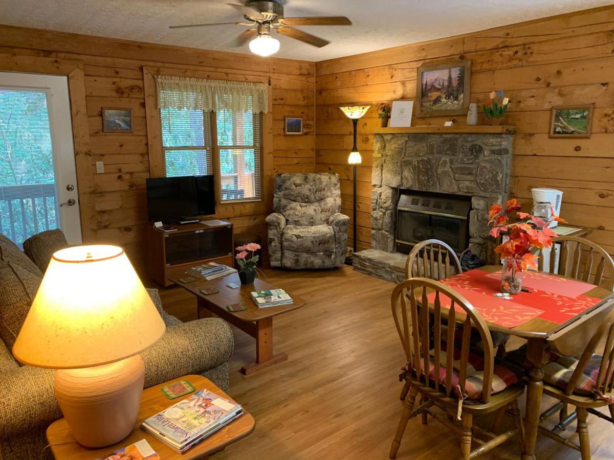 Misty Creek Log Cabins - B&B Maggie Valley