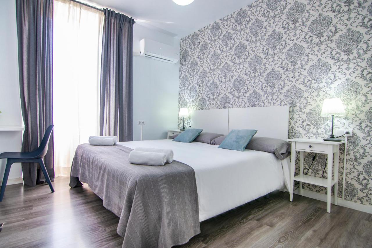 Double or Twin Room with Private External Bathroom
