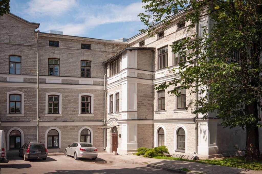 An awesome penthouse near the city center - B&B