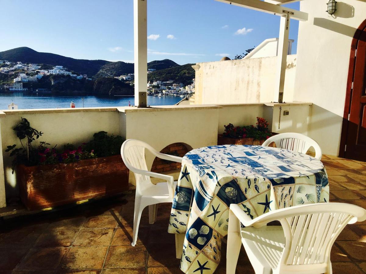 B&B Ponza - Agenzia Isotur NONTISCORDARDIME - Bed and Breakfast Ponza