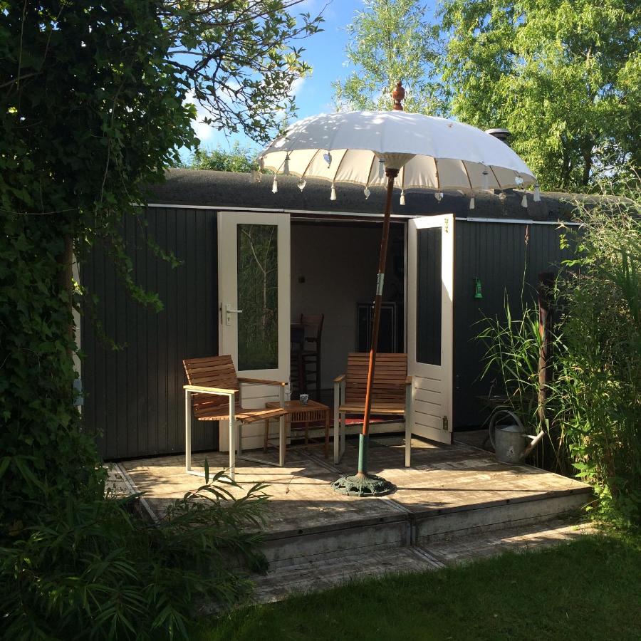 Gipsy wagon near Amsterdam and beach - Bed and Breakfast Velserbroek