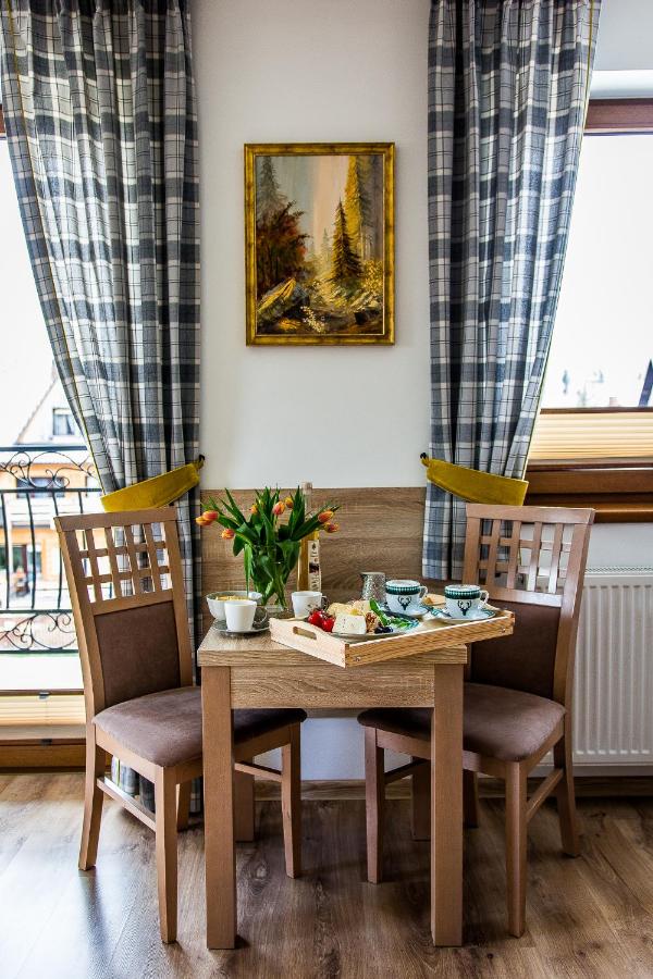 Vierbettzimmer mit Balkon