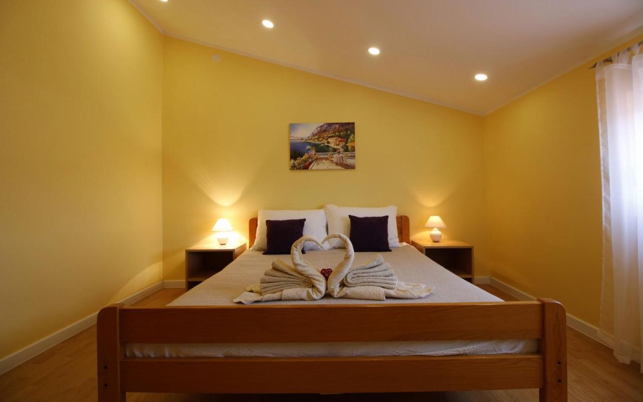 Two-Bedroom Apartment with Sea View (4 Adults)