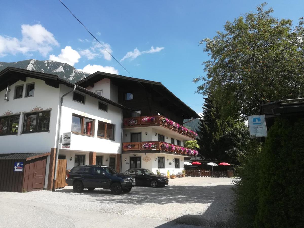 Bed & Breakfast Der Tiroler - Bed and Breakfast
