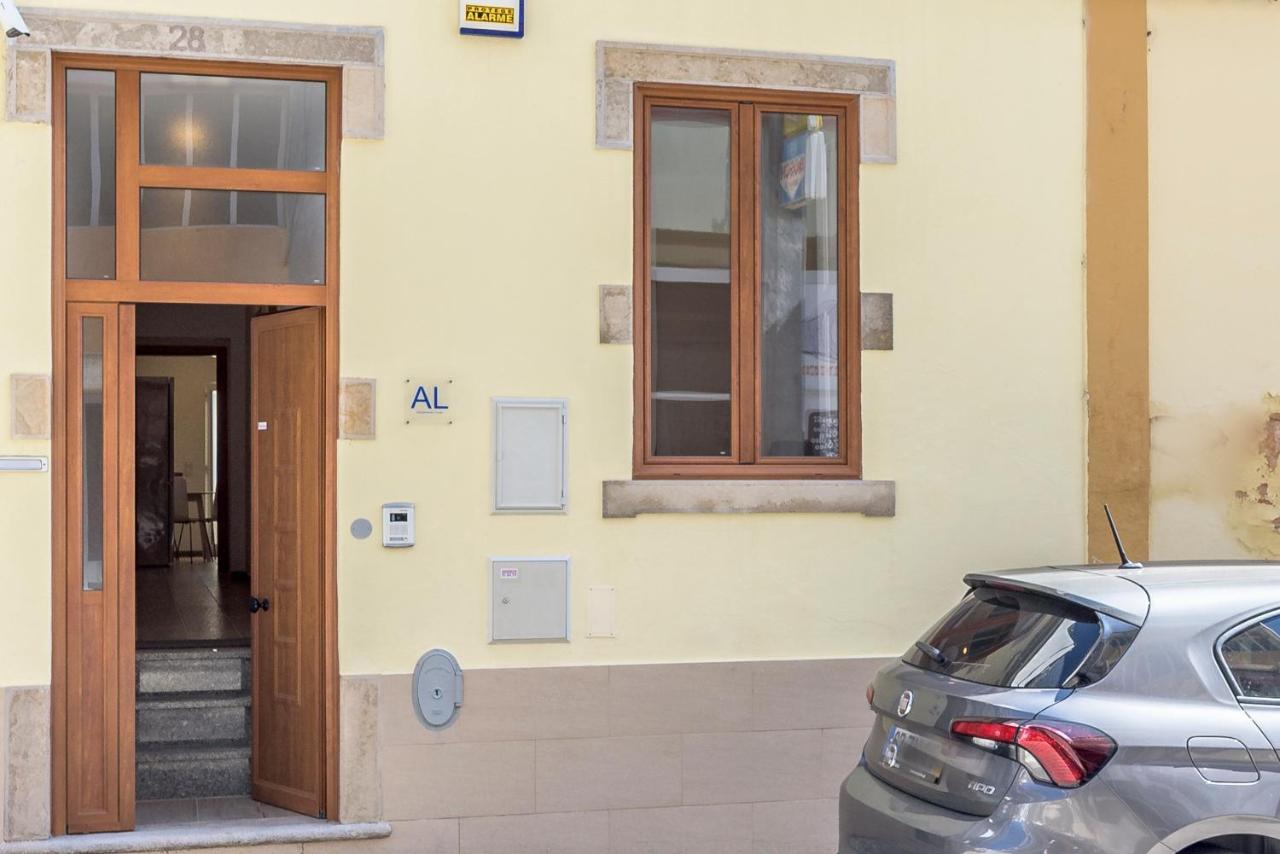 FLH Faro Central House with Terrace - Bed and Breakfast Faro