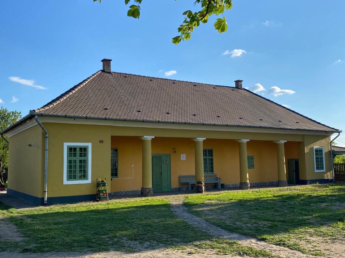 Hengermalom Kúria - Bed and Breakfast