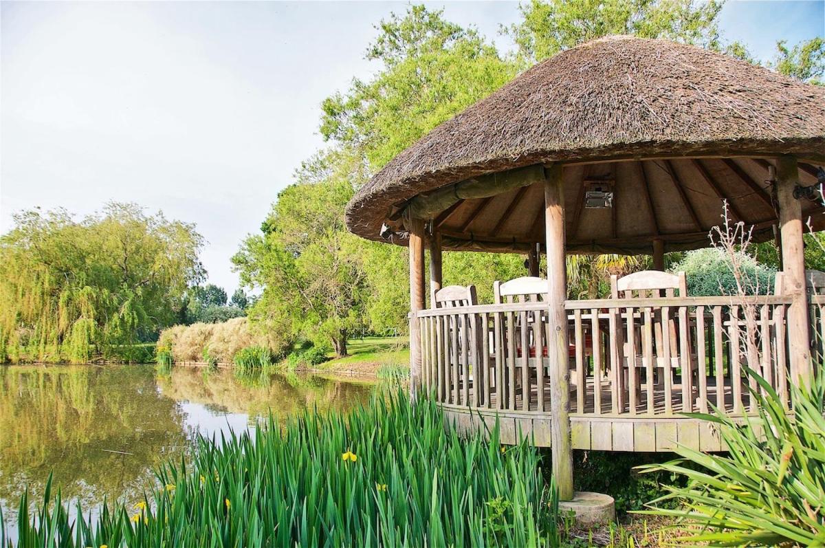 Northlands Farm Superior Chalet 1 - B&B Chichester