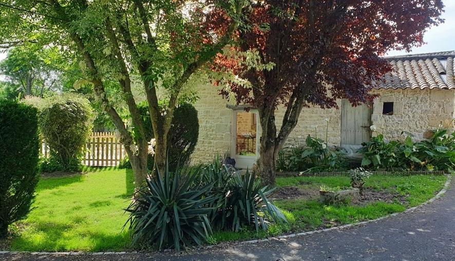 L'OASIS DES MARAIS La maison du Marais - Chambres d’hôtes Bords