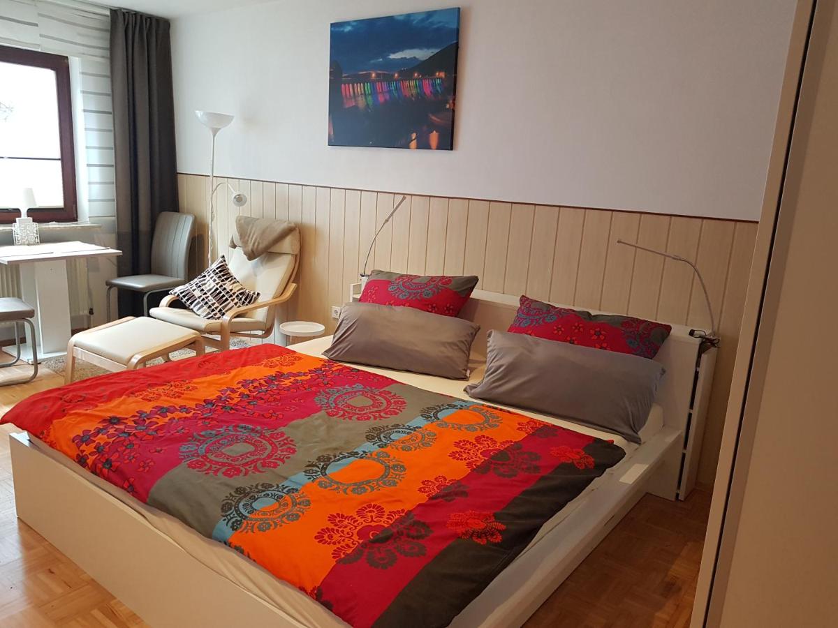 B&B Hemfurth-Edersee - Haus Waldesruh, 3 Ferienwohnungen - Bed and Breakfast Hemfurth-Edersee