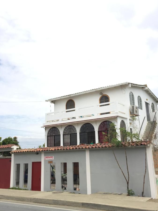 Betty's Beach Condominium - B&B