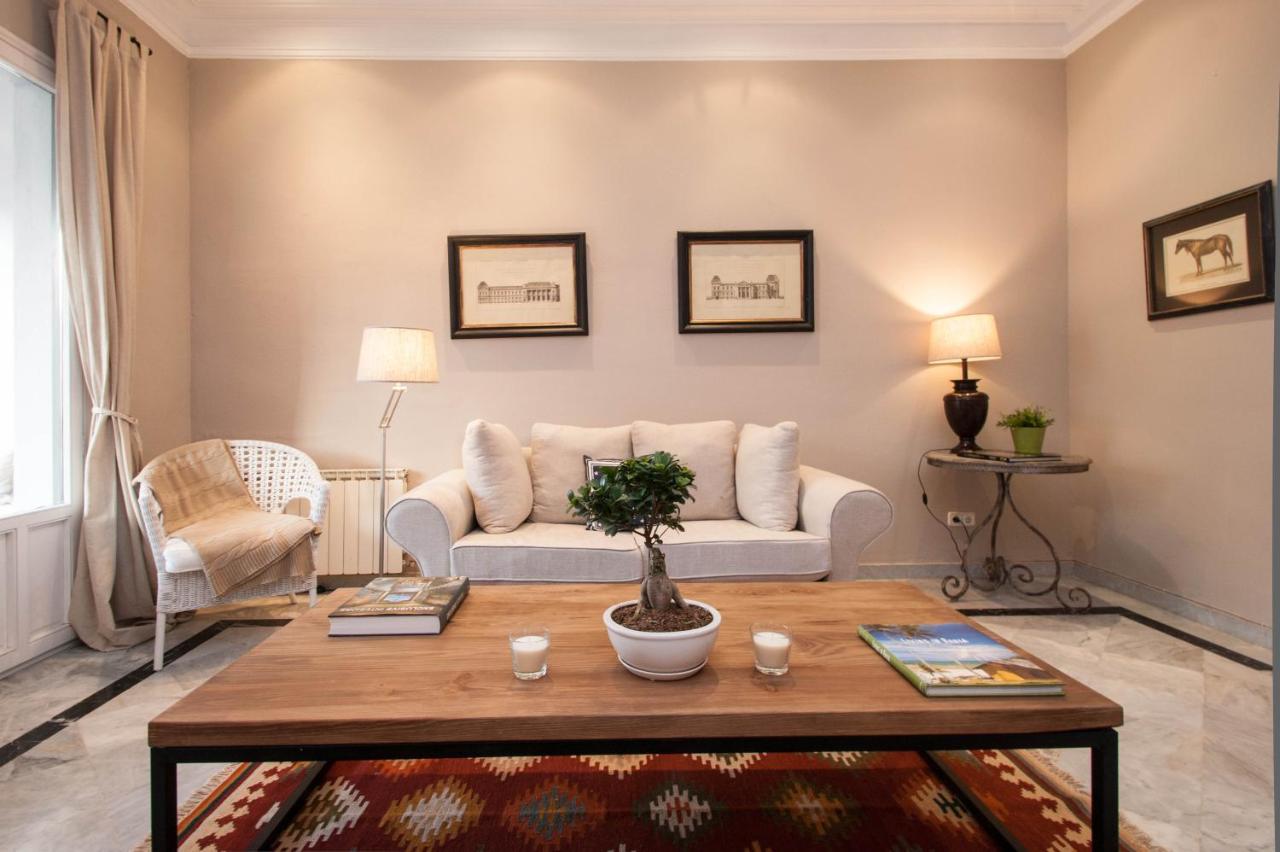 Superior Three-Bedroom Apartment with Terrace