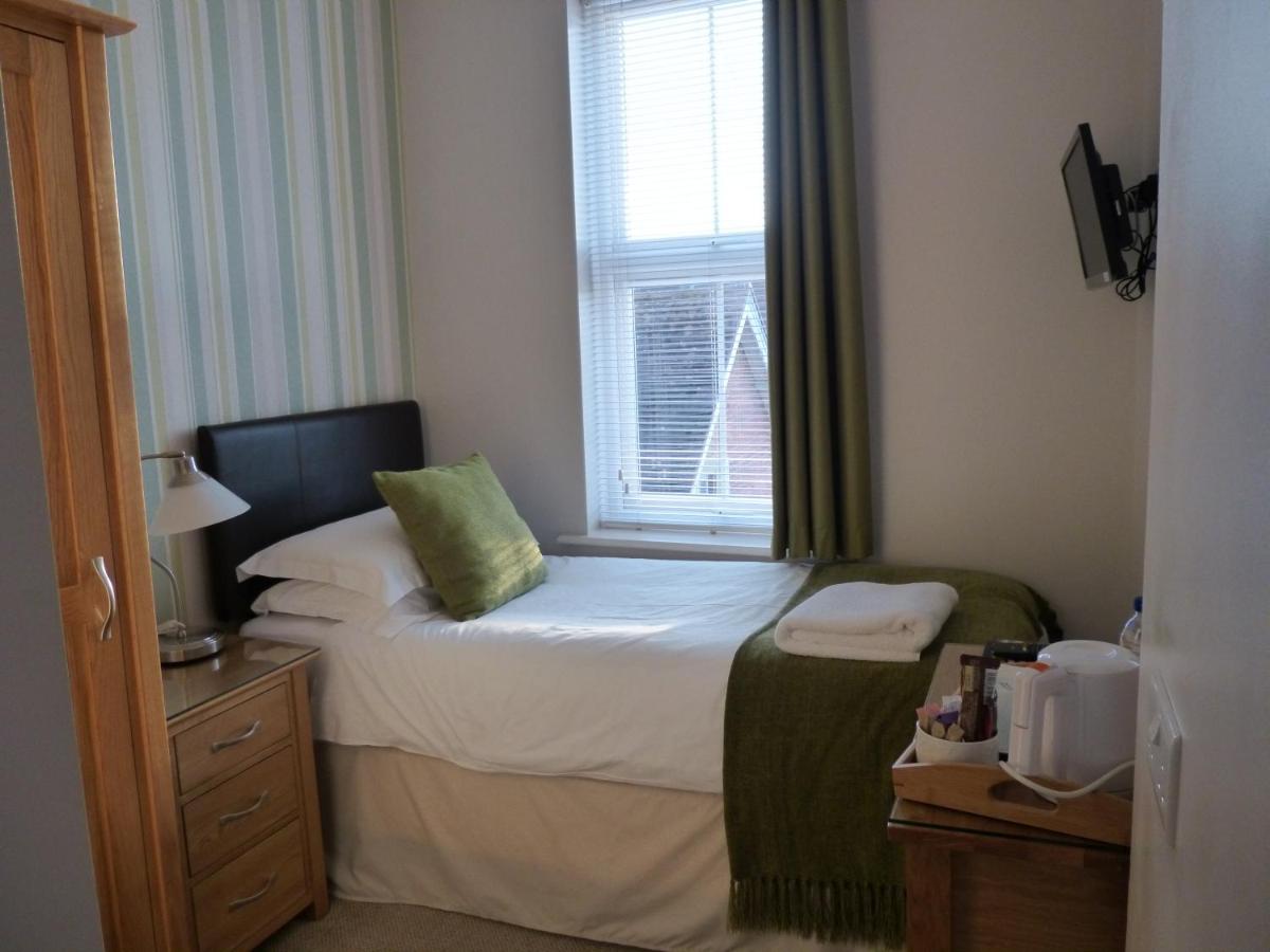 Single Room with Private Bathroom